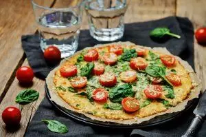 cauliflower-crust-pizza
