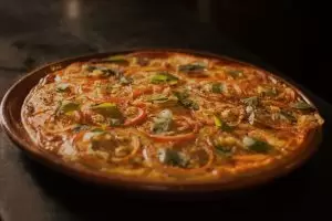 cauliflower-crust-pizza