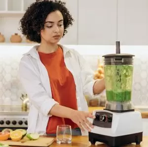 woman-detoxing