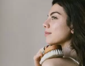 dry-body-brushing